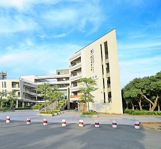ku体育app在大学城校园第四会议室